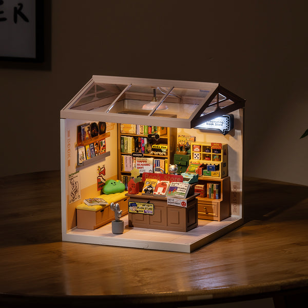 Rolife Plastic Miniature House - Fascinating Book Store DW004