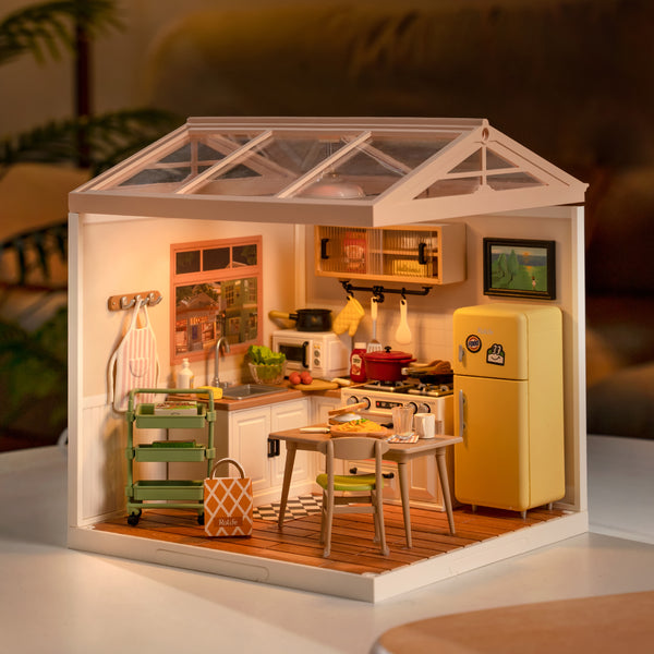 Rolife Plastic Miniature House - Happy Meals Kitchen DW008